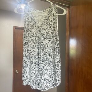 Evereve Black and White Tank Top